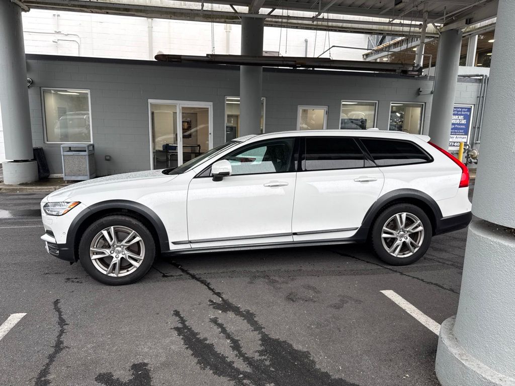 volvo v90 cross country 2018 YV4102NKXJ1021800 image volvo v90 cross country 2018 YV4102NKXJ1021800 image